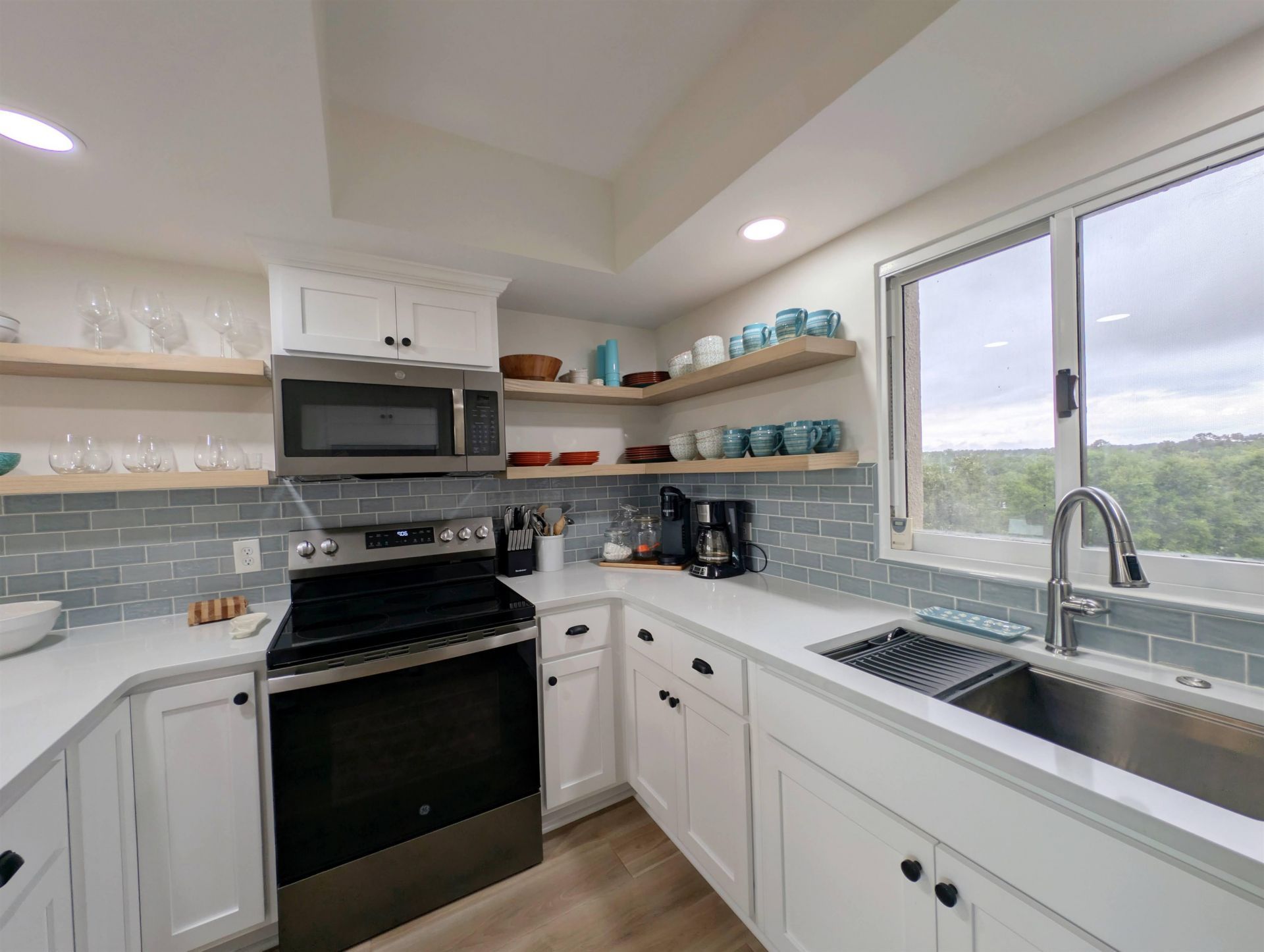 423 Parker Dr.  Photo 17