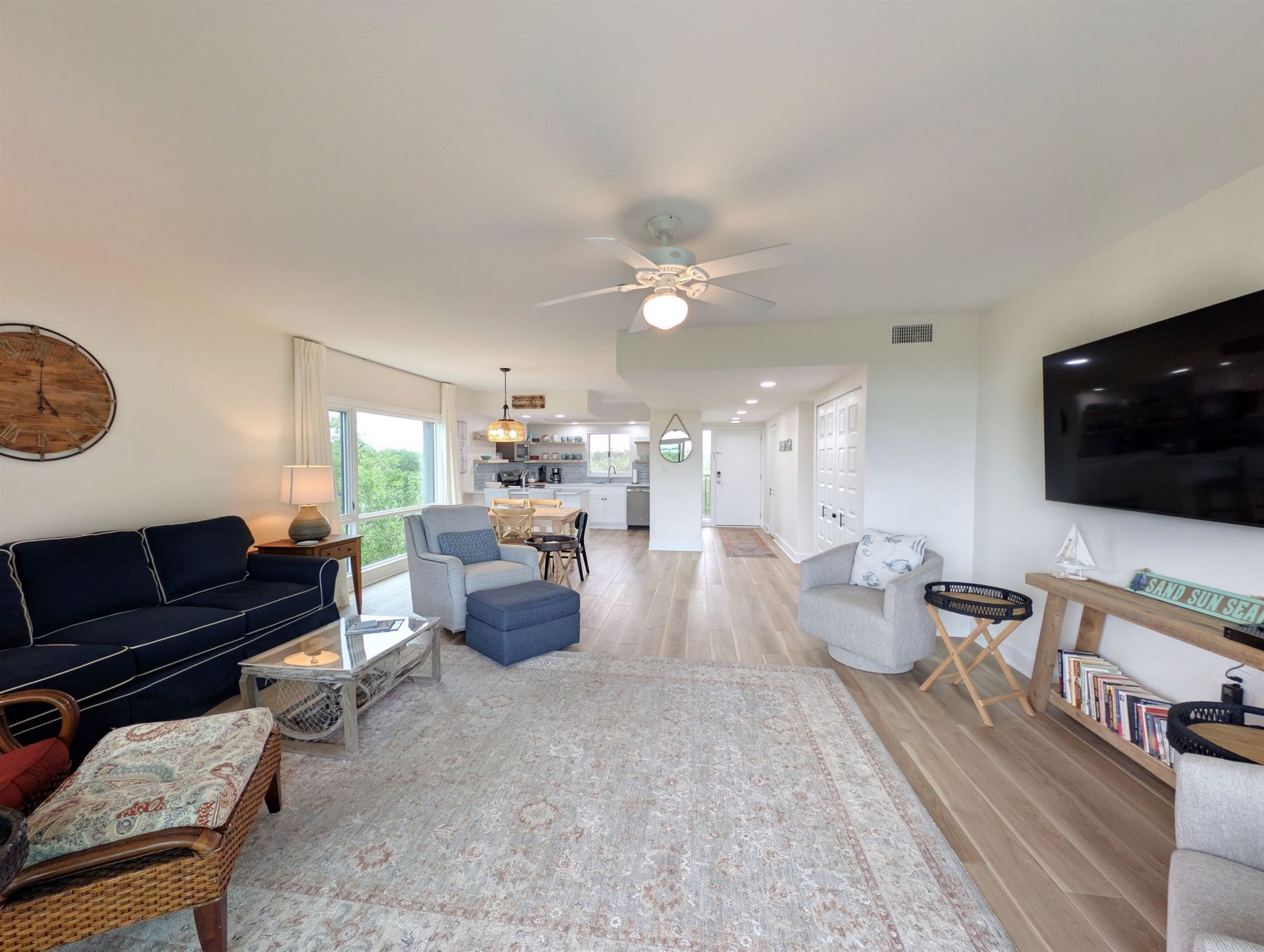 423 Parker Dr.  Photo 7