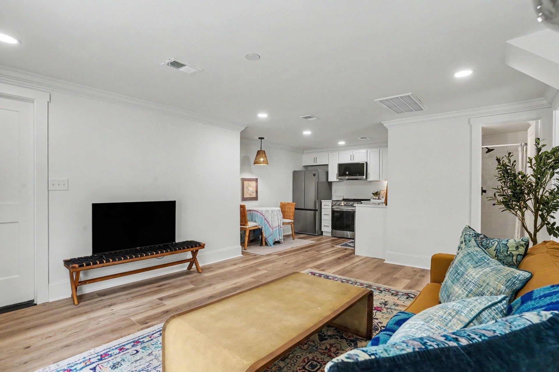 5604 N Kings Hwy.  Photo 44