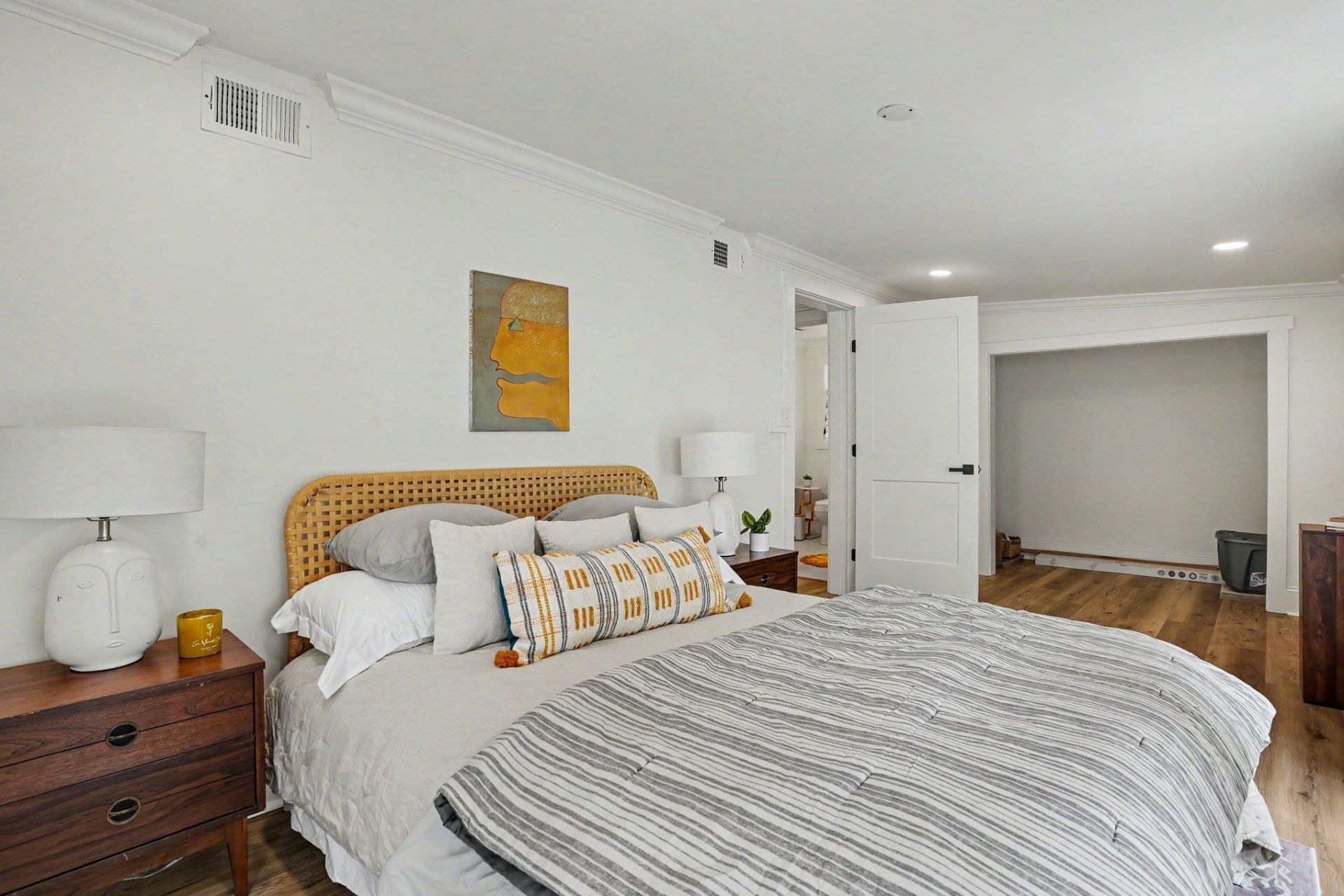 5604 N Kings Hwy.  Photo 48