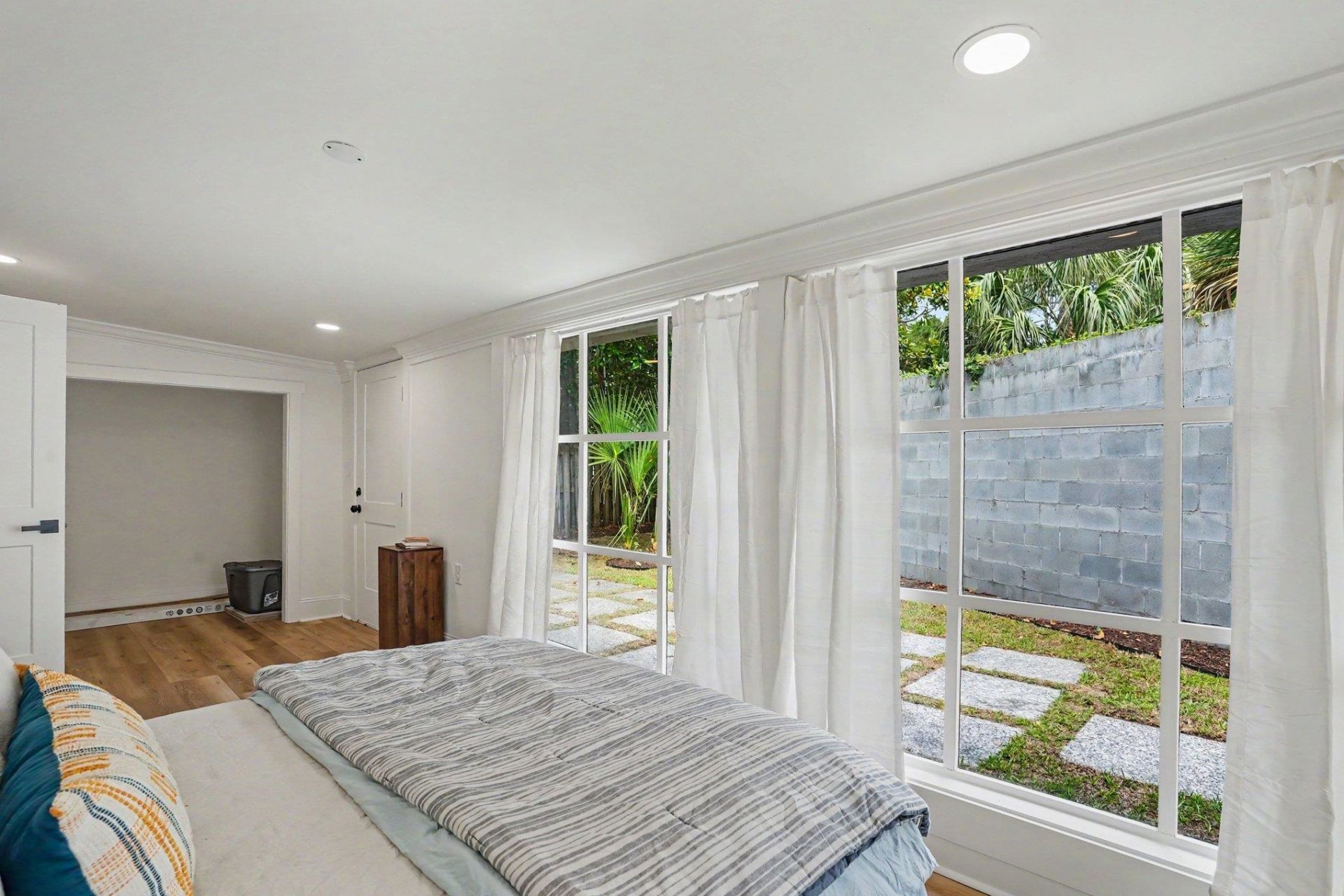 5604 N Kings Hwy.  Photo 49