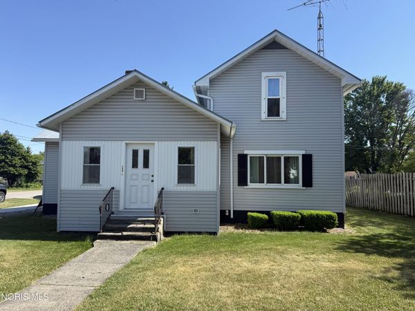 206 E Main Street , Fayette, OH 43521
