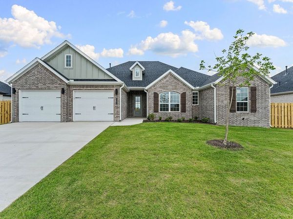 720 Lambrusco Boulevard , Tontitown, AR 72762