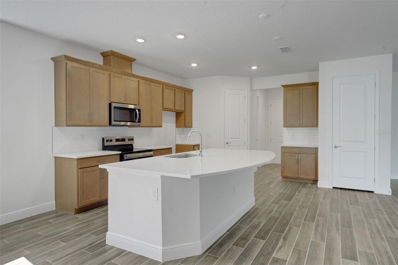 17546 Valleywood Parkway , Land O Lakes, FL 34638 Photo
