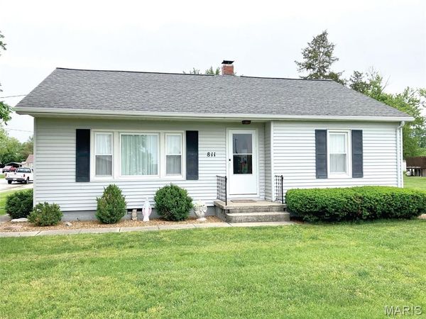 811 E 2nd Street , Beckemeyer, IL 62219