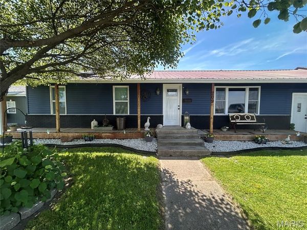 209 Bonfoy , Carrollton, IL 62016