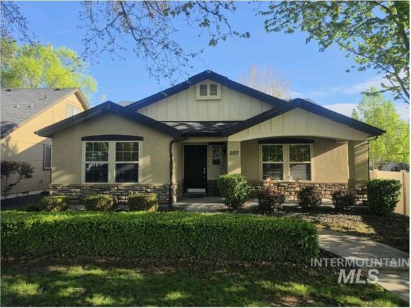 927 E Lockhart Ln, Meridian, ID 83646