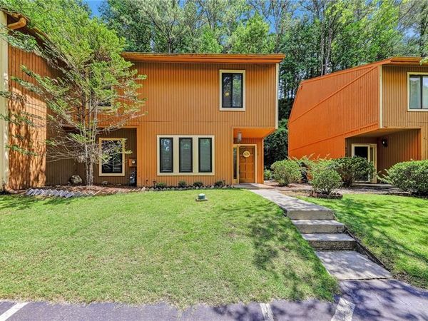 878 Lake Hollow Boulevard SW, Marietta, GA 30064
