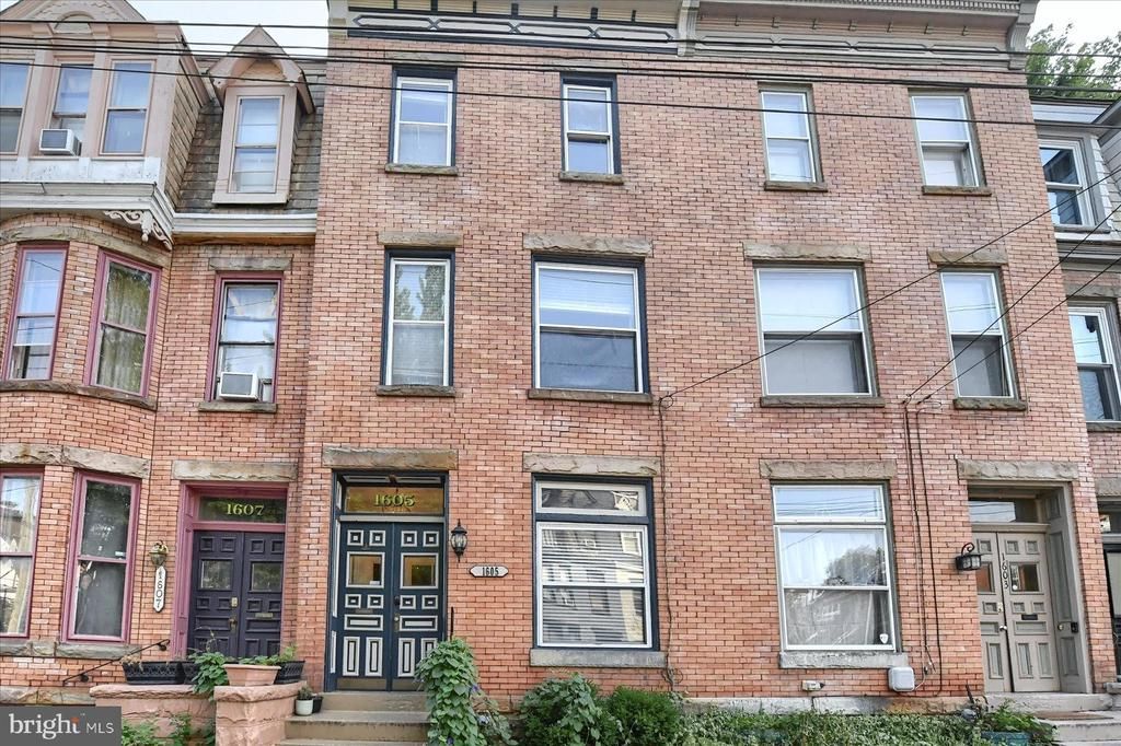 1605 GREEN STREET, HARRISBURG, PA 17102