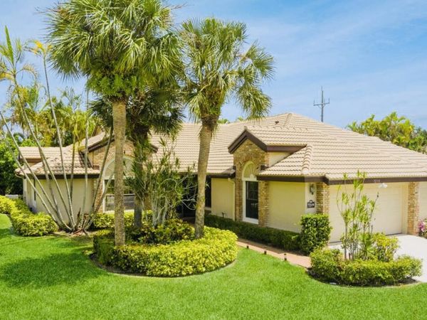 7219 Le Chalet Boulevard, Boynton Beach, FL 33472