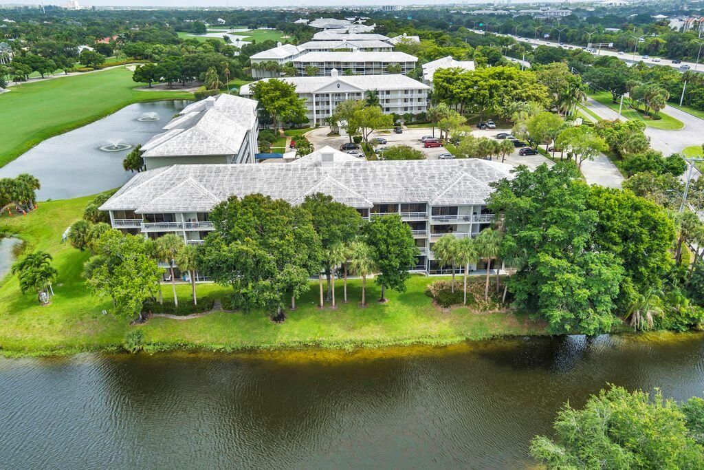 2401 Village Boulevard, Unit 305, West Palm Beach, FL 33409 Photo