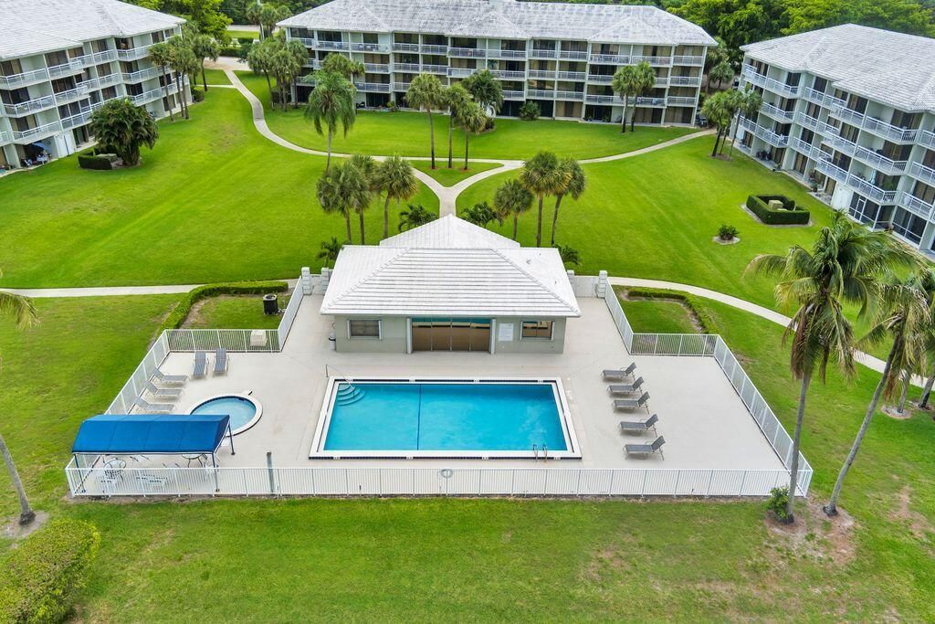 2401 Village Boulevard, Unit 305, West Palm Beach, FL 33409 Photo