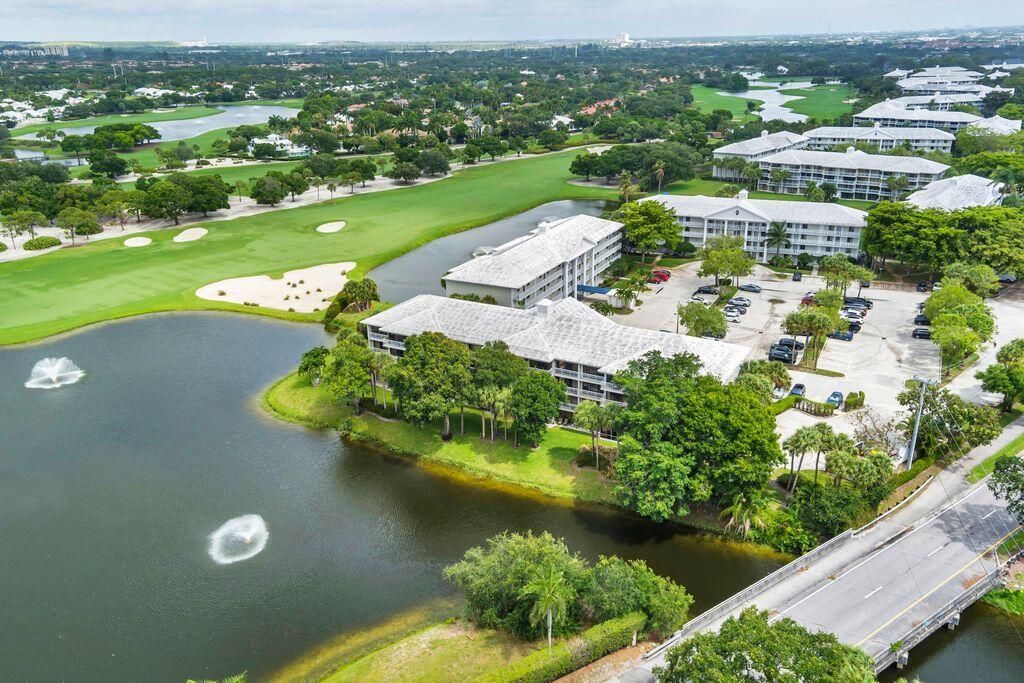 2401 Village Boulevard, Unit 305, West Palm Beach, FL 33409 Photo