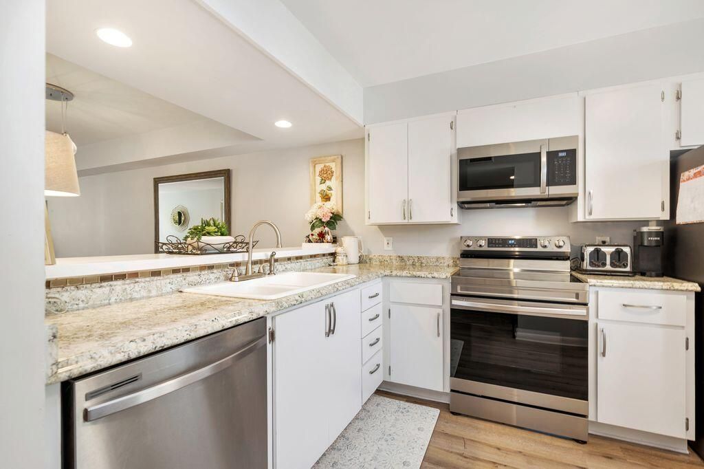 2401 Village Boulevard, Unit 305, West Palm Beach, FL 33409 Photo