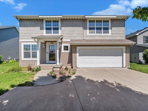 5922 VALLEY Drive , Bettendorf, IA 52722