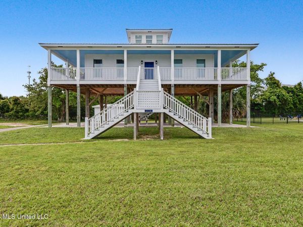 304 S Seashore Avenue, Long Beach, MS 39560