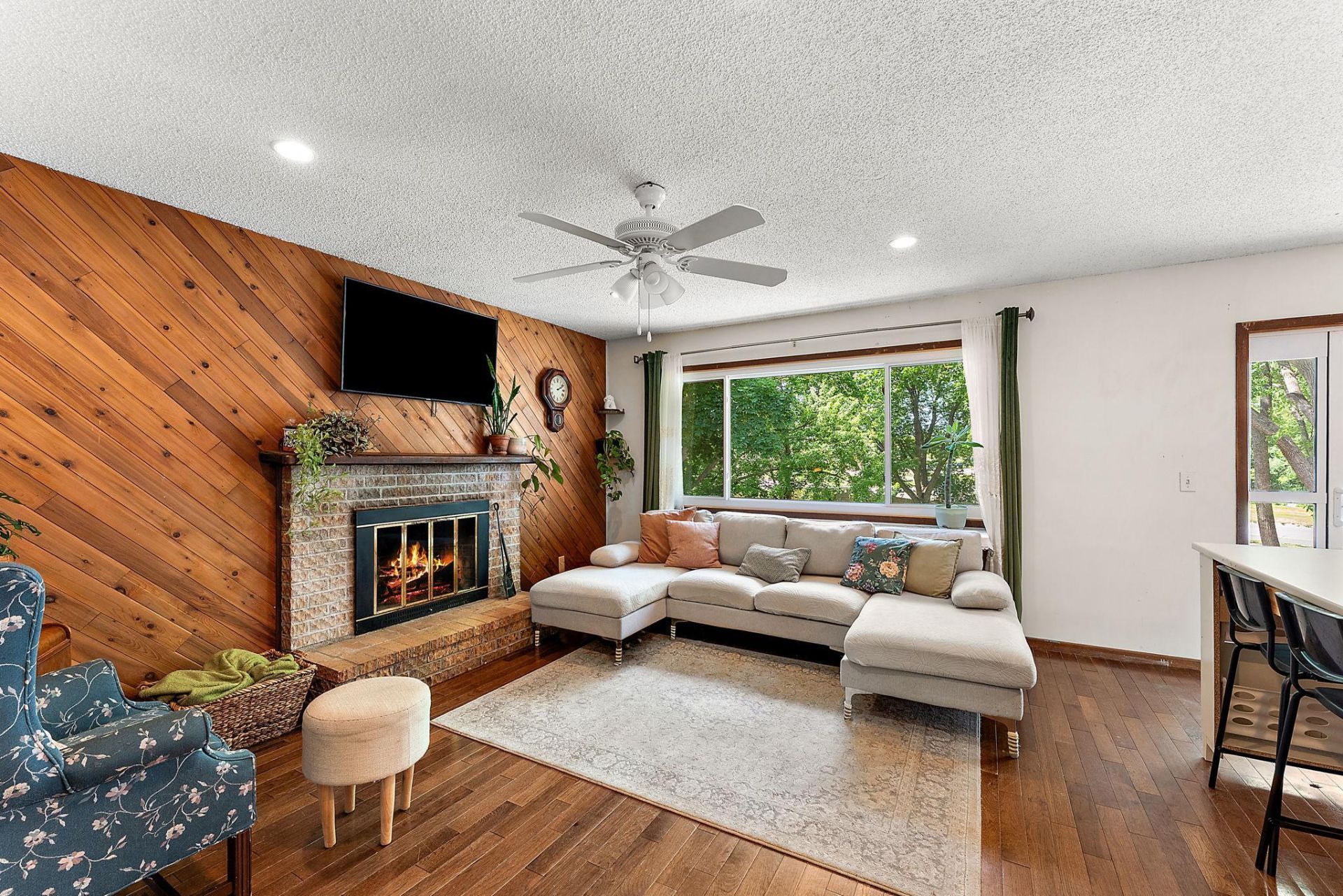 4513 Scott Trail , Eagan, MN 55122