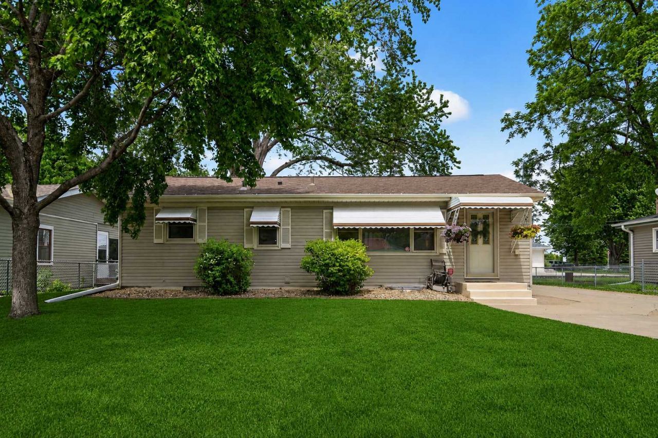 6206 47th Avenue N, Crystal, MN 55422