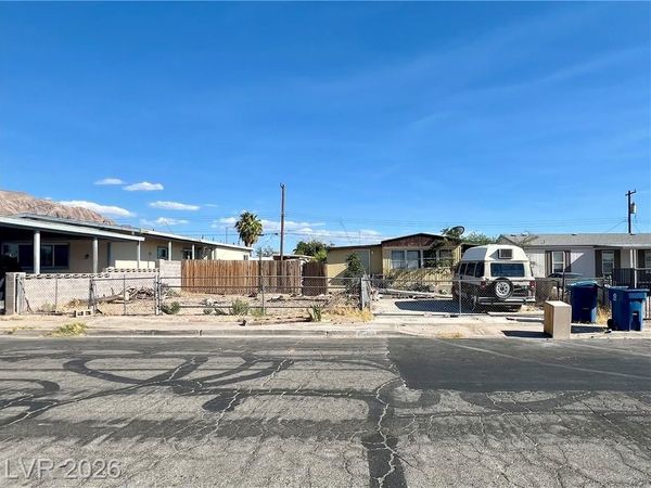 6205 Mount McKinley Avenue, Las Vegas, NV 89156