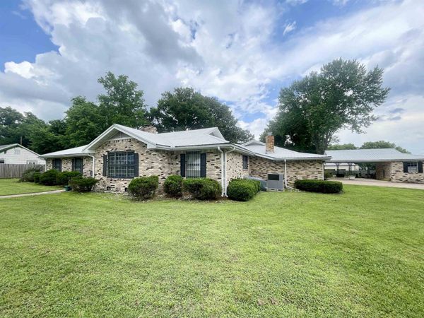 111 Oak Street, Salem, AR 72576