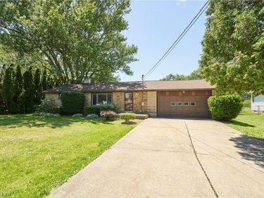 1160 Ivy Street NW, North Canton, OH 44720