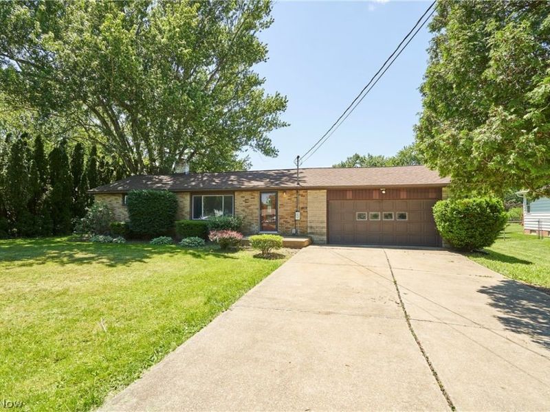 1160 Ivy Street NW, North Canton, OH 44720 Photo 1