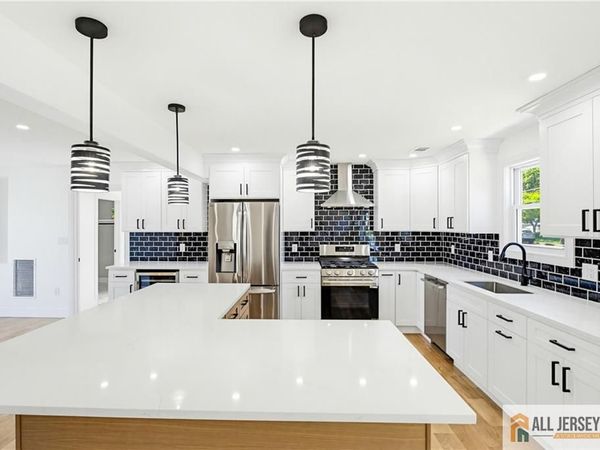 48 Kendall Drive, Parlin, NJ 08859