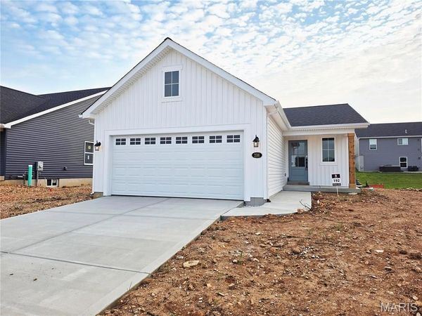 206 Red Cliff Court, Wentzville, MO 63385