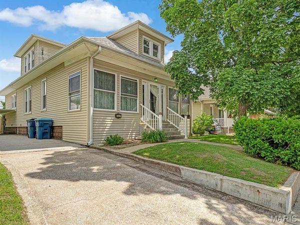 737 Madison Avenue , Wood River, IL 62095
