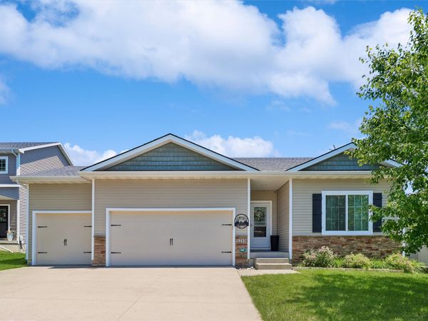 1215 Blue Bonnet Drive, Carlisle, IA 50047