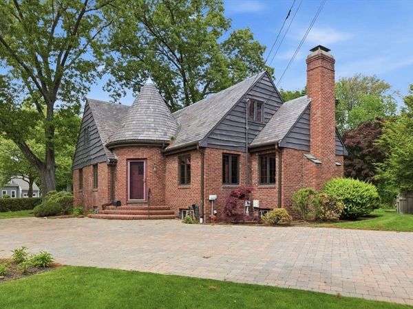 127 Larchmont Road, Melrose, MA 02176