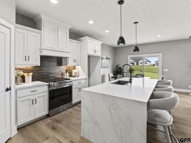 20126 U Street, Omaha, NE 68135