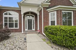 499 Trestle Way  photo 4