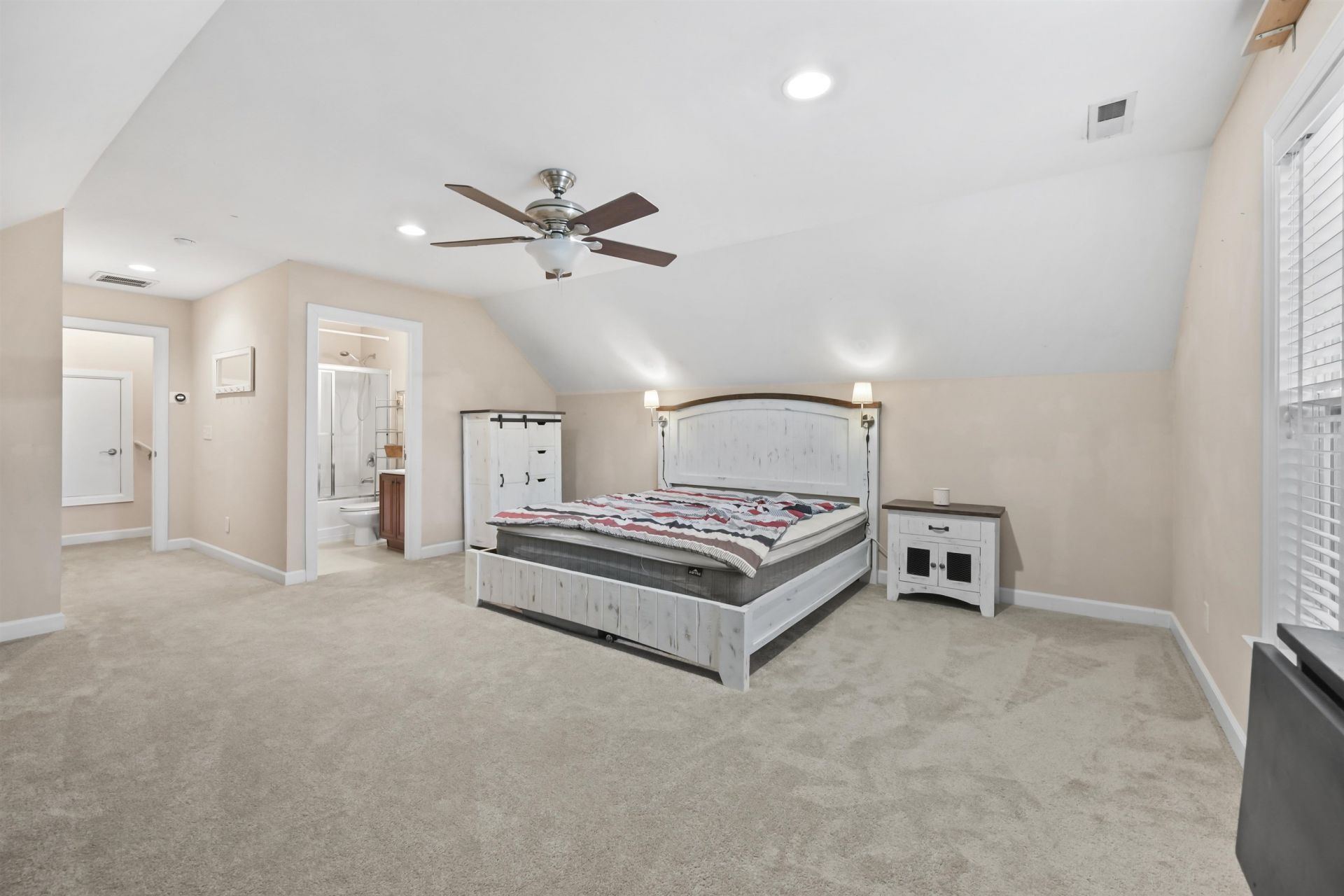499 Trestle Way  Photo 32