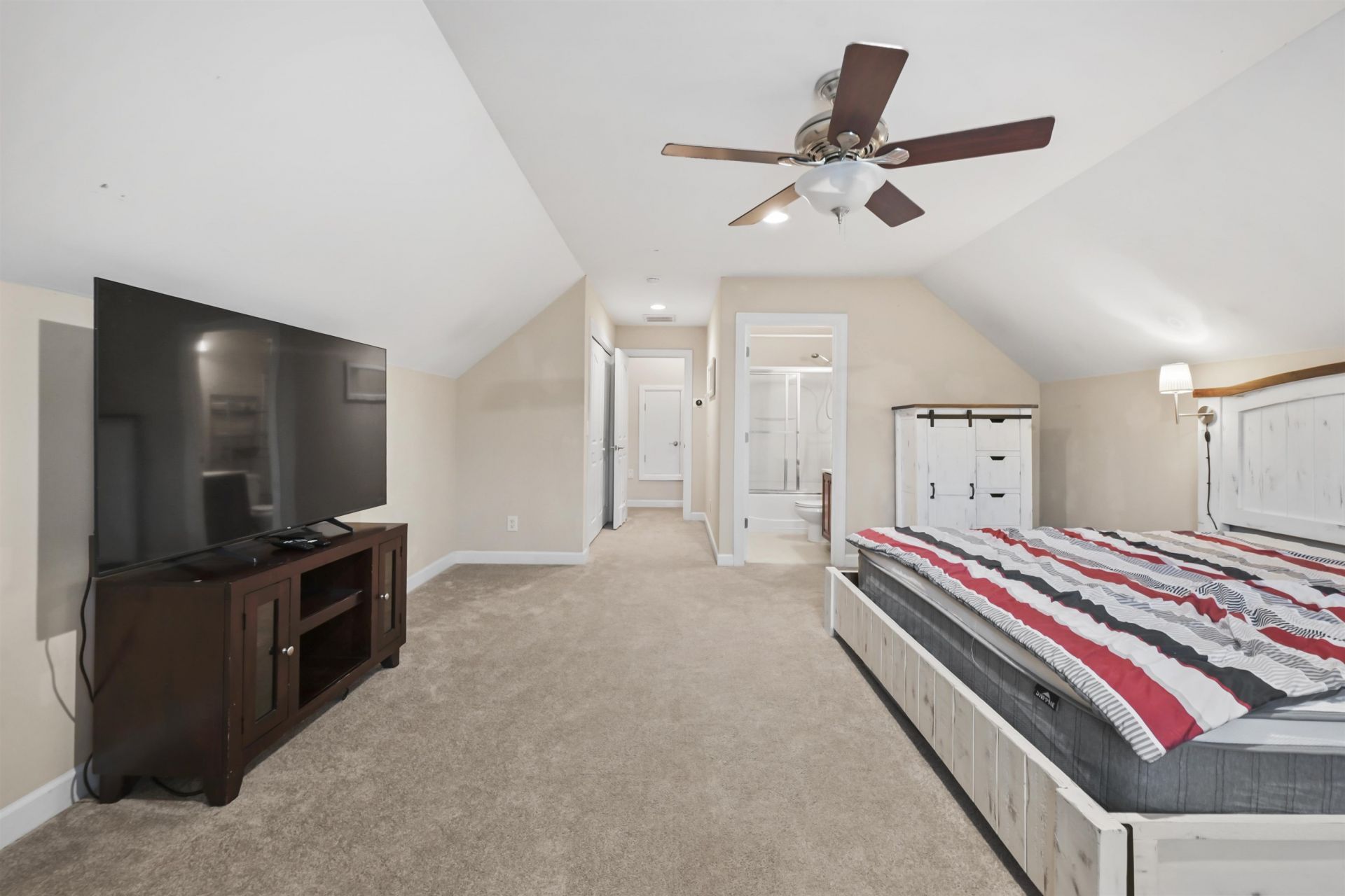 499 Trestle Way  Photo 34
