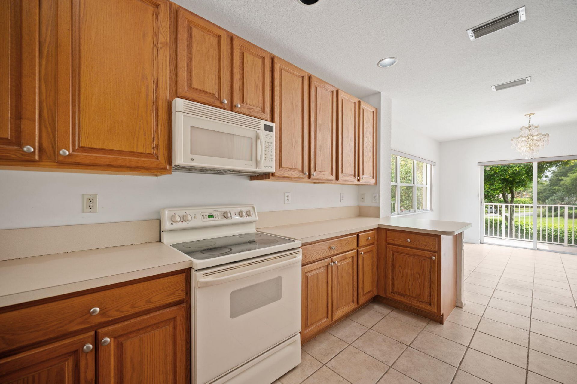 2110 NW 75th Way, Pembroke Pines, FL 33024 Photo