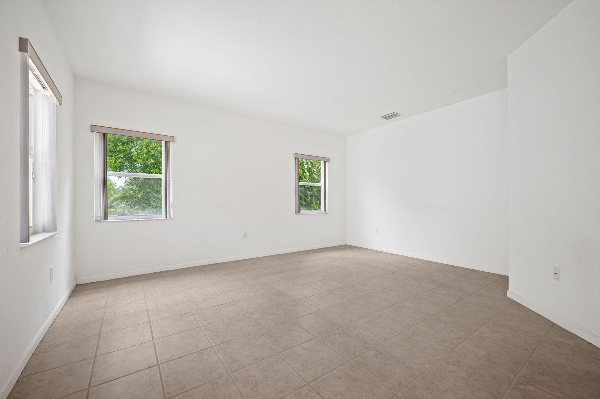 2110 NW 75th Way, Pembroke Pines, FL 33024 Photo