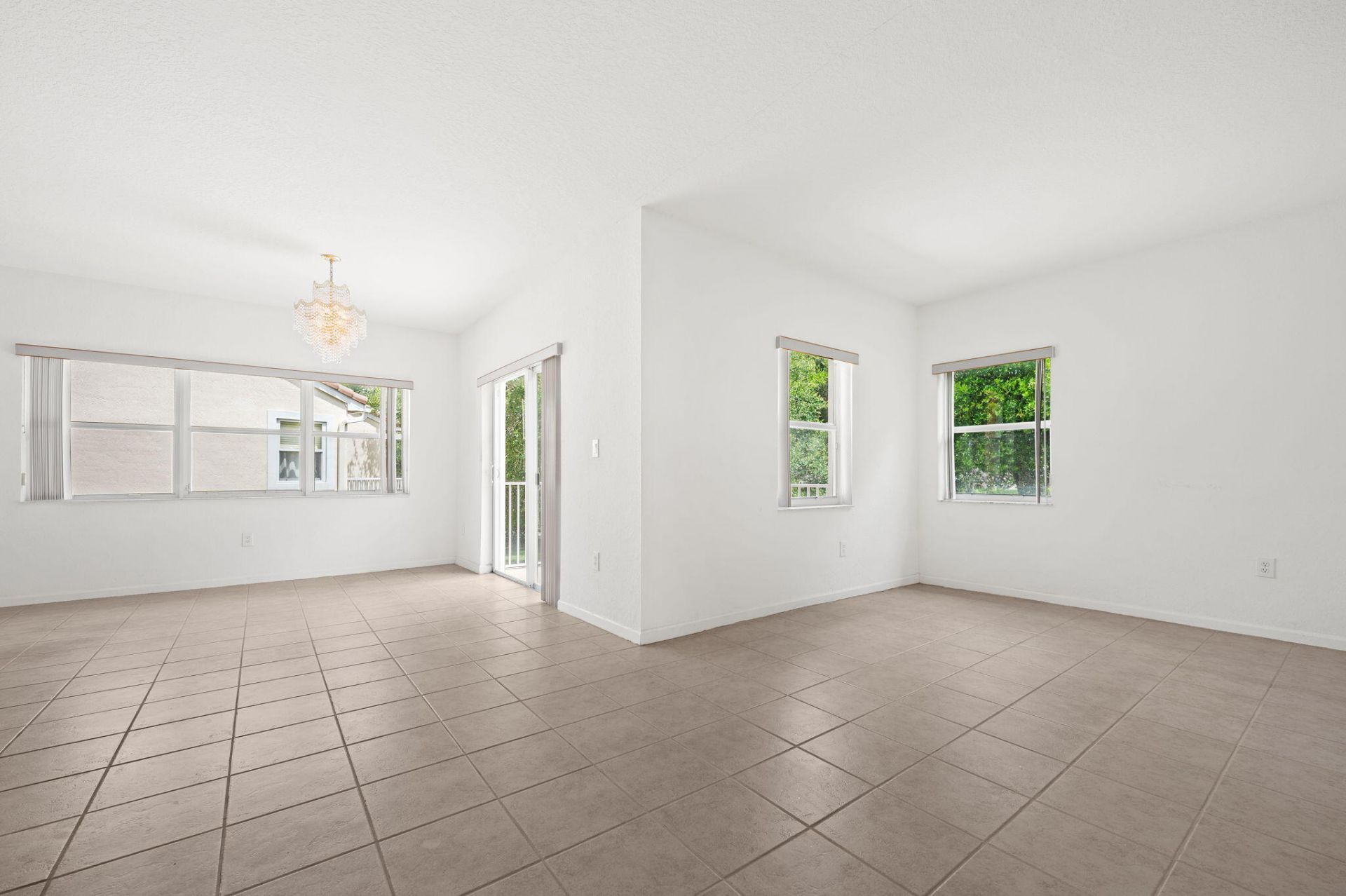 2110 NW 75th Way, Pembroke Pines, FL 33024 Photo