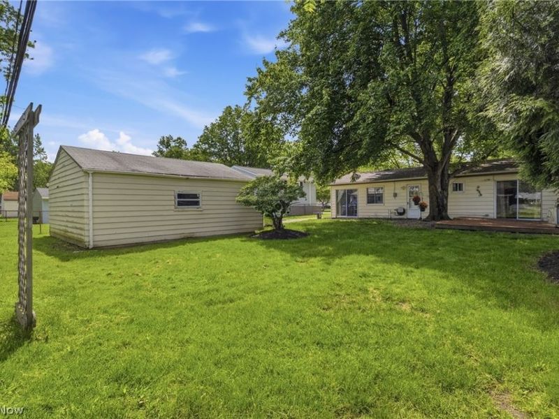 24264 Fairlawn Drive, North Olmsted, OH 44070 Photo 26
