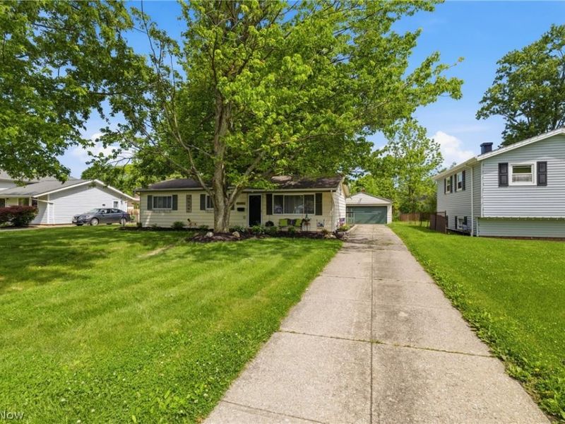 24264 Fairlawn Drive, North Olmsted, OH 44070 Photo 4