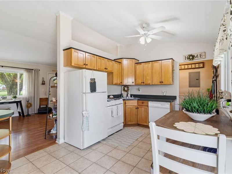 24264 Fairlawn Drive, North Olmsted, OH 44070 Photo 8