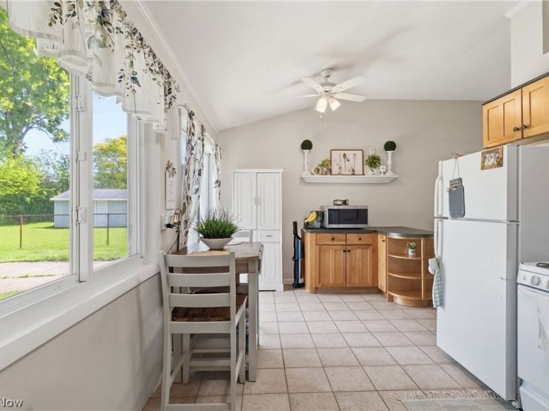 24264 Fairlawn Drive, North Olmsted, OH 44070 Photo 9