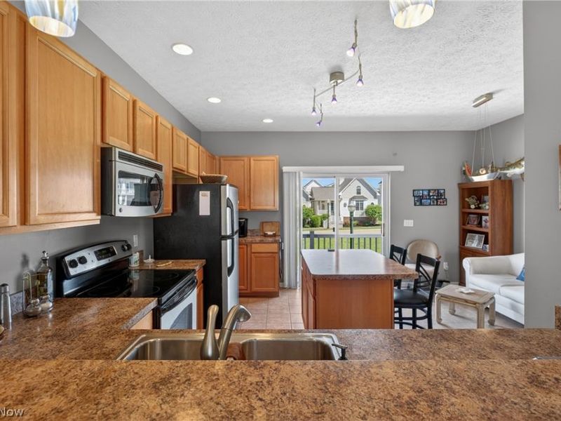 361 Freshwater Drive, Lorain, OH 44052 Photo 6