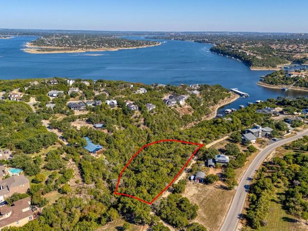 19512 Fisher LN , Spicewood, TX 78669