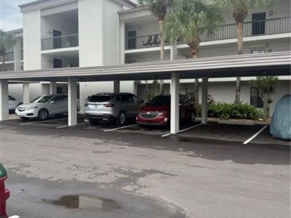 5845 Trailwinds DR , Unit 515, FORT MYERS, FL 33907