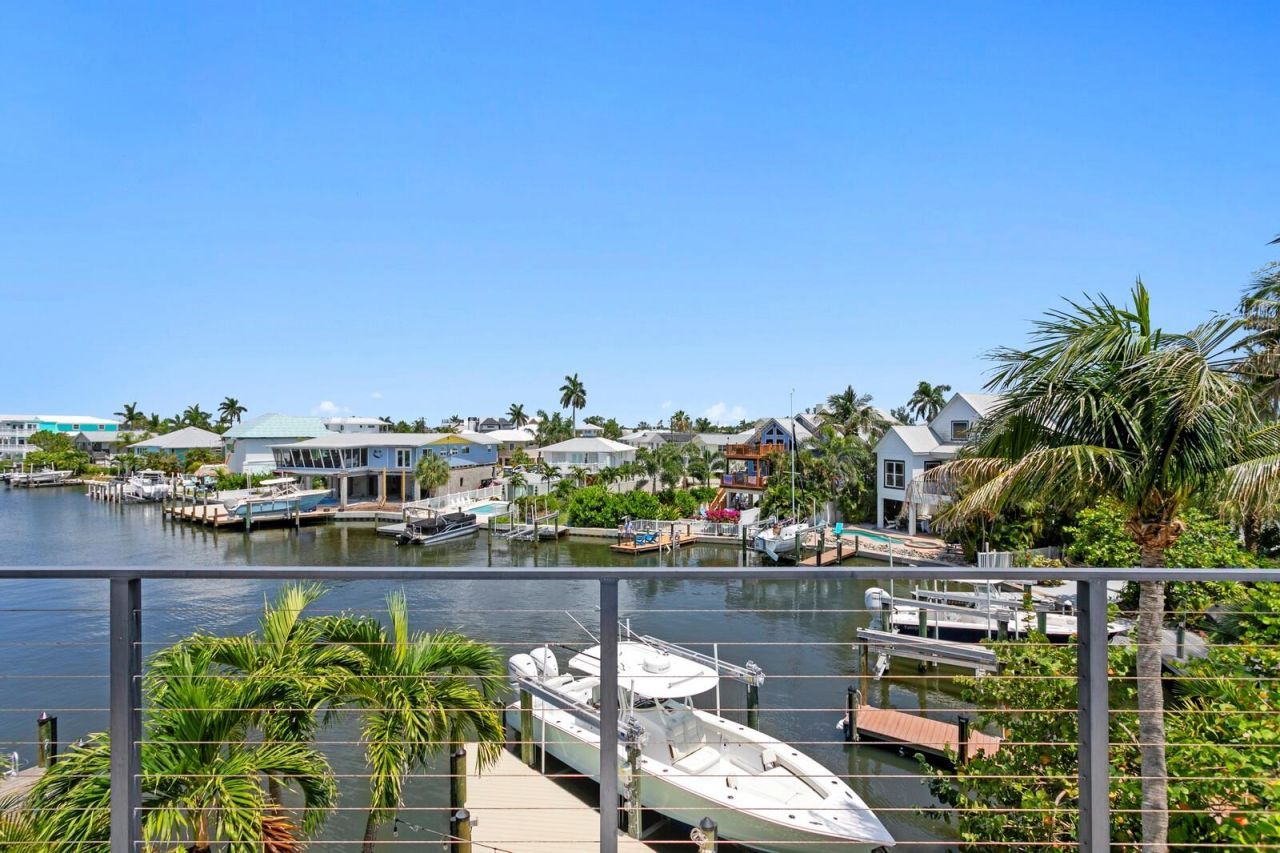 201 N Harbor Drive, Holmes Beach, FL 34217 Photo