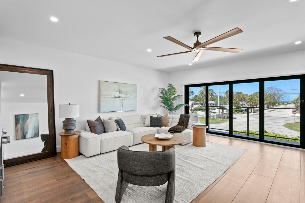 201 N Harbor Drive, Holmes Beach, FL 34217 Photo
