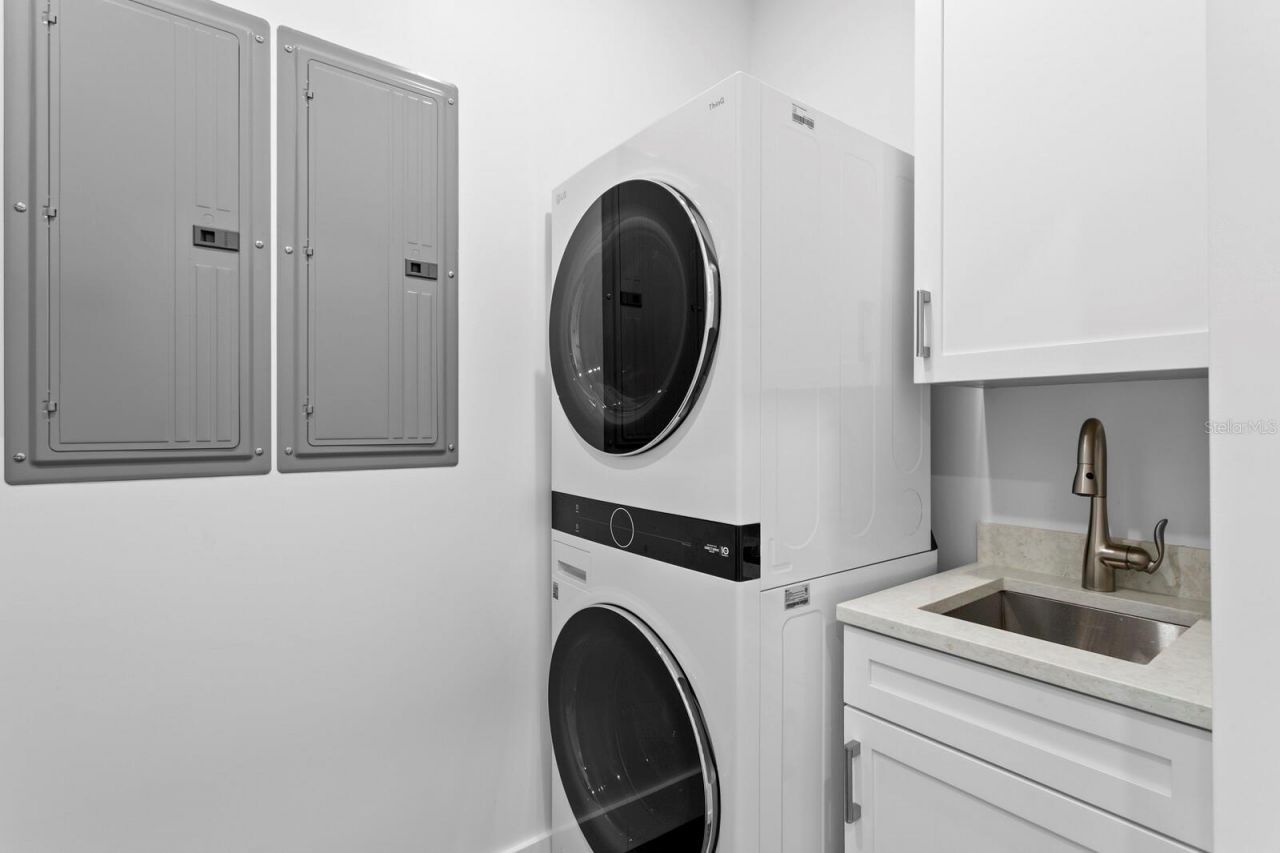 201 N Harbor Drive, Holmes Beach, FL 34217 Photo