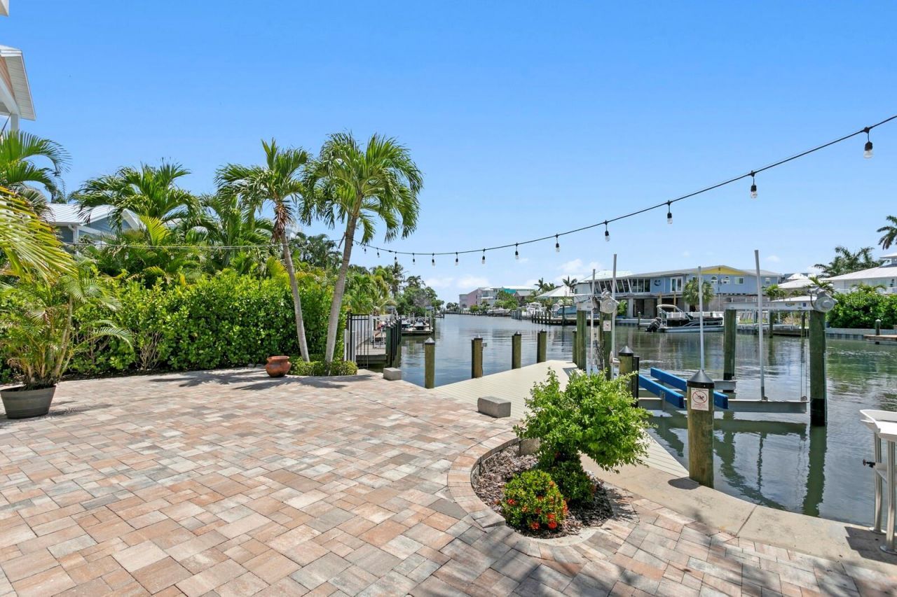 201 N Harbor Drive, Holmes Beach, FL 34217 Photo