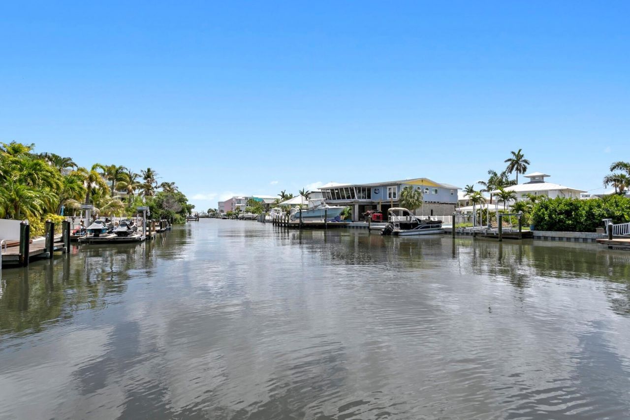 201 N Harbor Drive, Holmes Beach, FL 34217 Photo